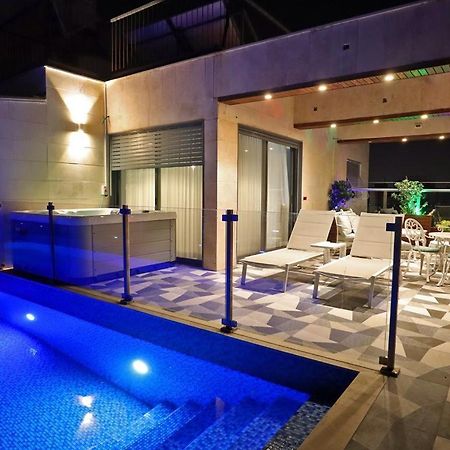 Luxury Rooftop Apartment In Netanya Esterno foto