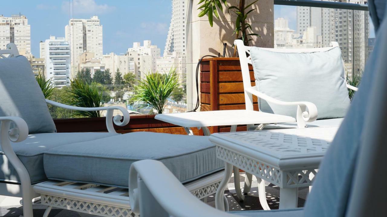 Luxury Rooftop Apartment In Netanya Esterno foto