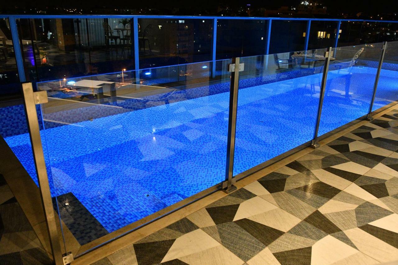 Luxury Rooftop Apartment In Netanya Esterno foto