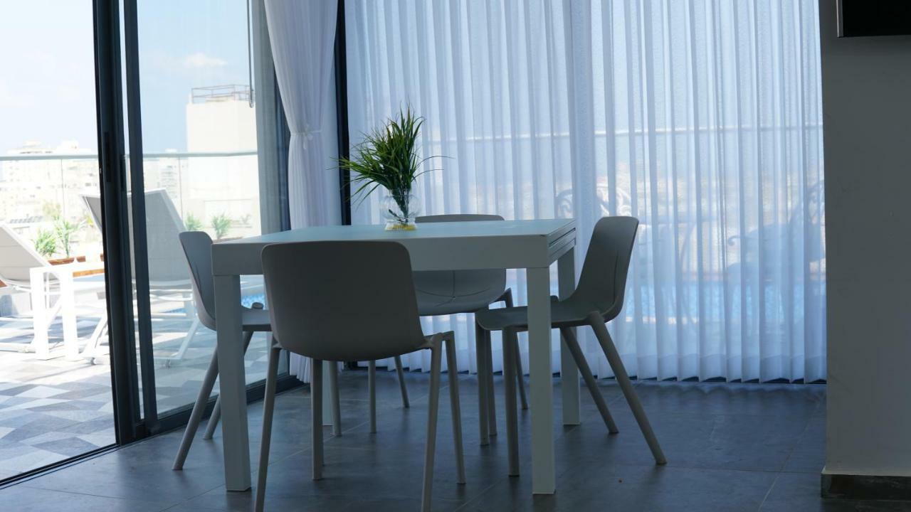 Luxury Rooftop Apartment In Netanya Esterno foto